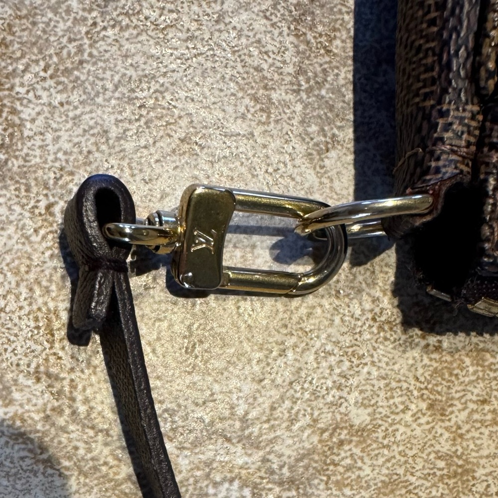 Louis Vuitton Pochette Accessoires - Picture 13 of 13